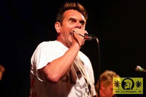 Mark Foggo (NL) - The Skasters 11. This Is Ska Festival, Wasserburg Rosslau 23. Juni 2007 (7).jpg